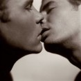 /album/galeria-de-fotos-romanticas/beijo-gay-jpg/
